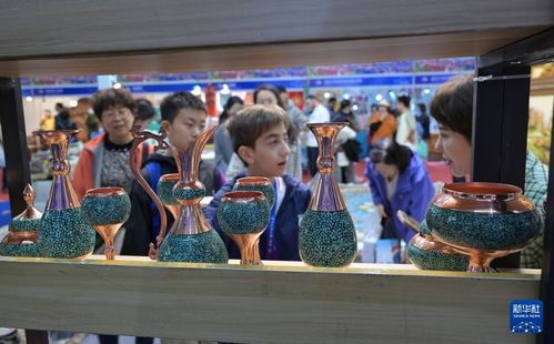 多國工藝品齊聚中俄博覽會，工藝美術(shù)品及禮儀用品銷售火爆